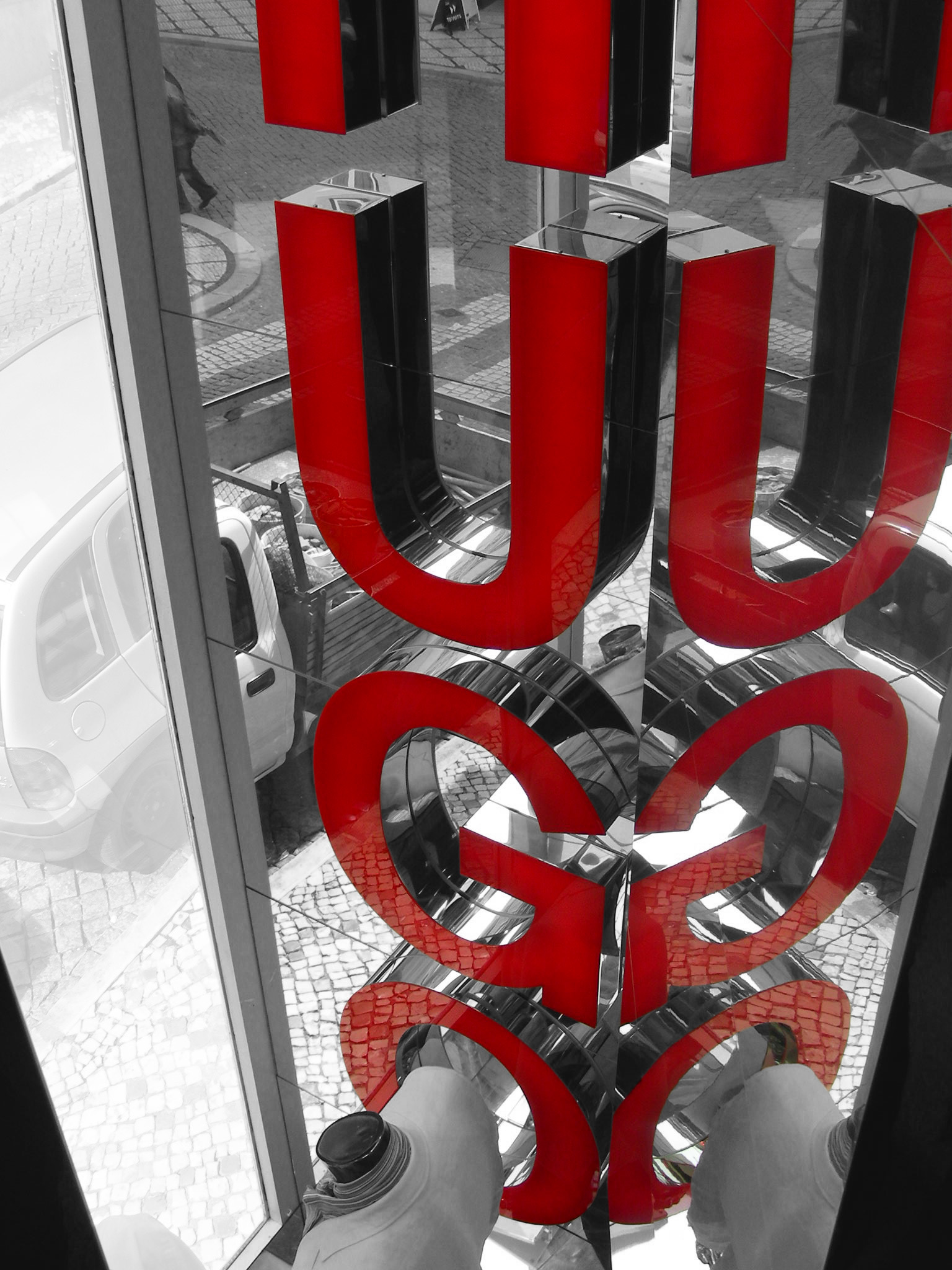 hugo-interior-corporate-identity-laden-bau-holistisch-rua-garret-lisbon-plan2plus-design-03